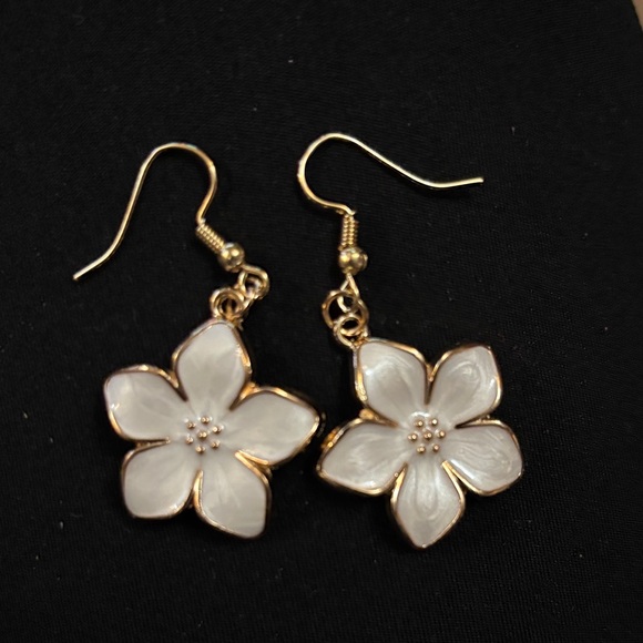Handmade Jewelry - Gold and White Floral Drop Earrings